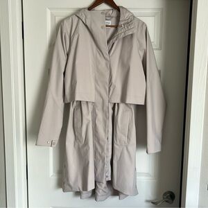 Athleta edgewater hooded raincoat parka abalone grey medium